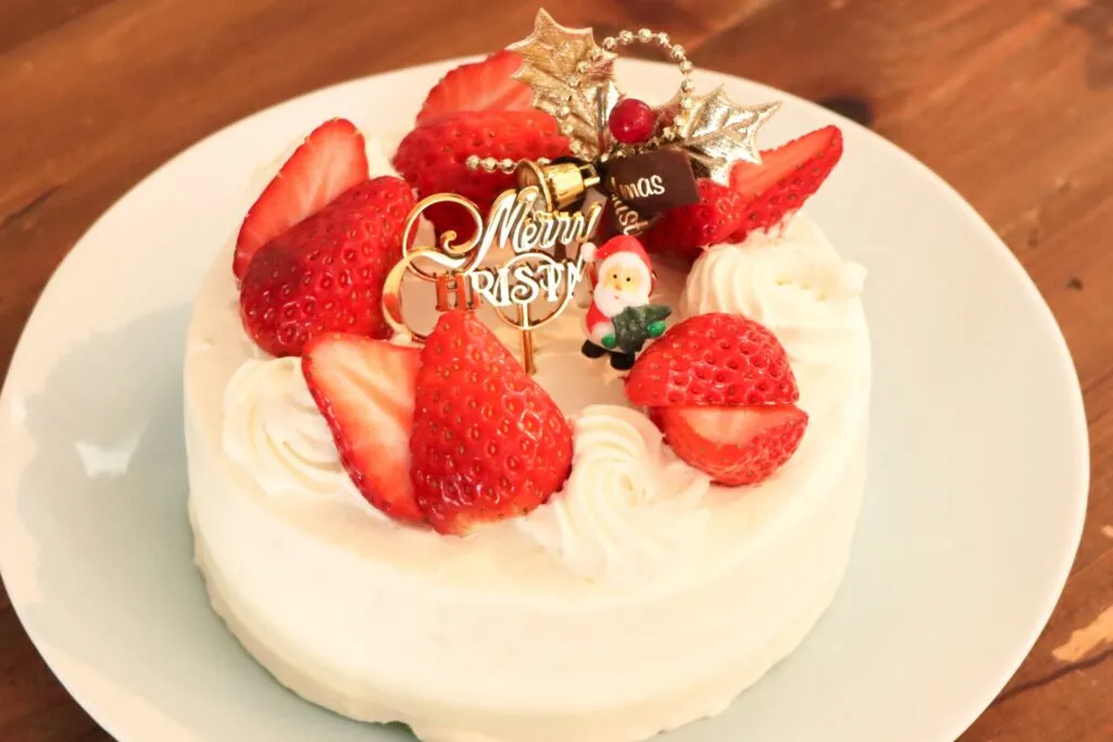Un fraisier léger et aérien, Kurisumasu Keeki (クリスマスケーキ), Noël au Japon Japaniste